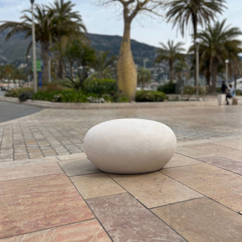 Grosse pierre décorative pour jardin faite à la main