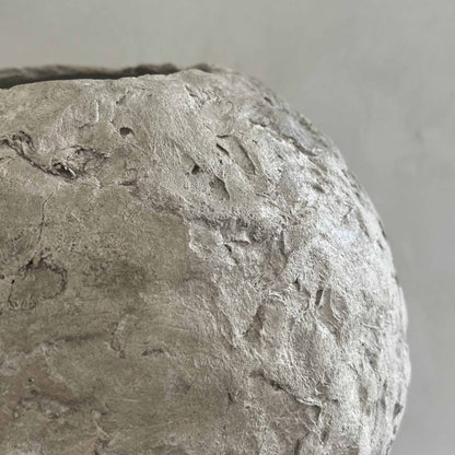 Oggetto decorativo sferico aspetto minerale Izu