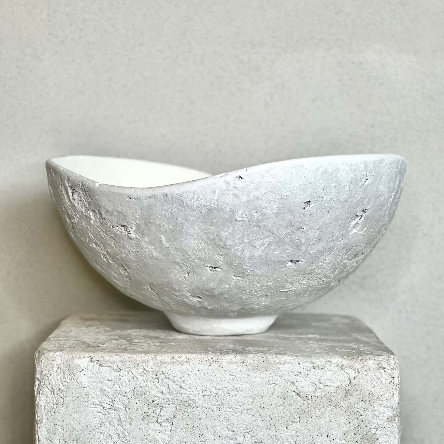 Oggetto decorativo Wabi-sabi con texture naturale