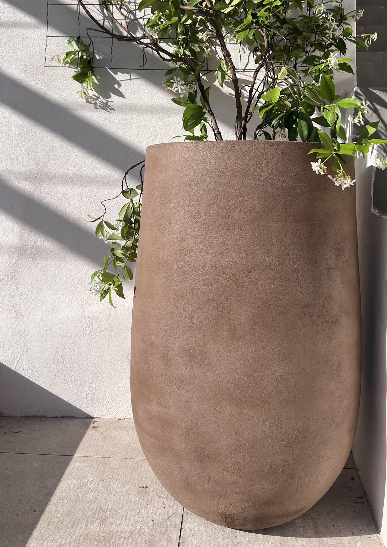Jardinière large vase géant pour jardins modernes