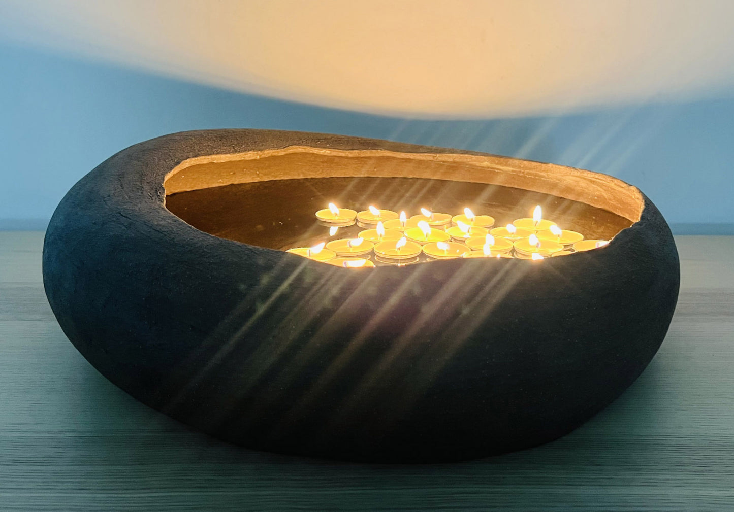 Ciotola di presentazione in cemento aspetto minerale