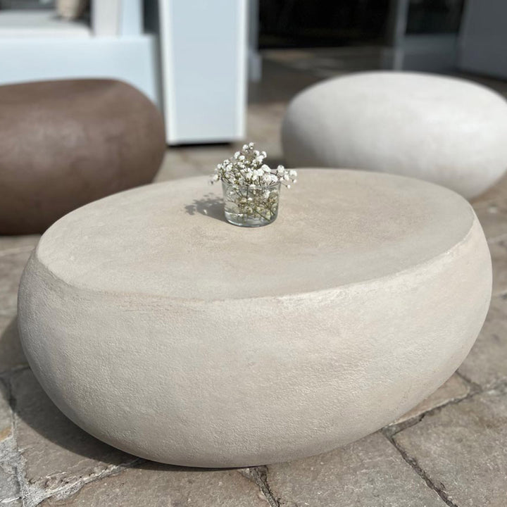 Table basse en forme de pierre de jardin géante K3