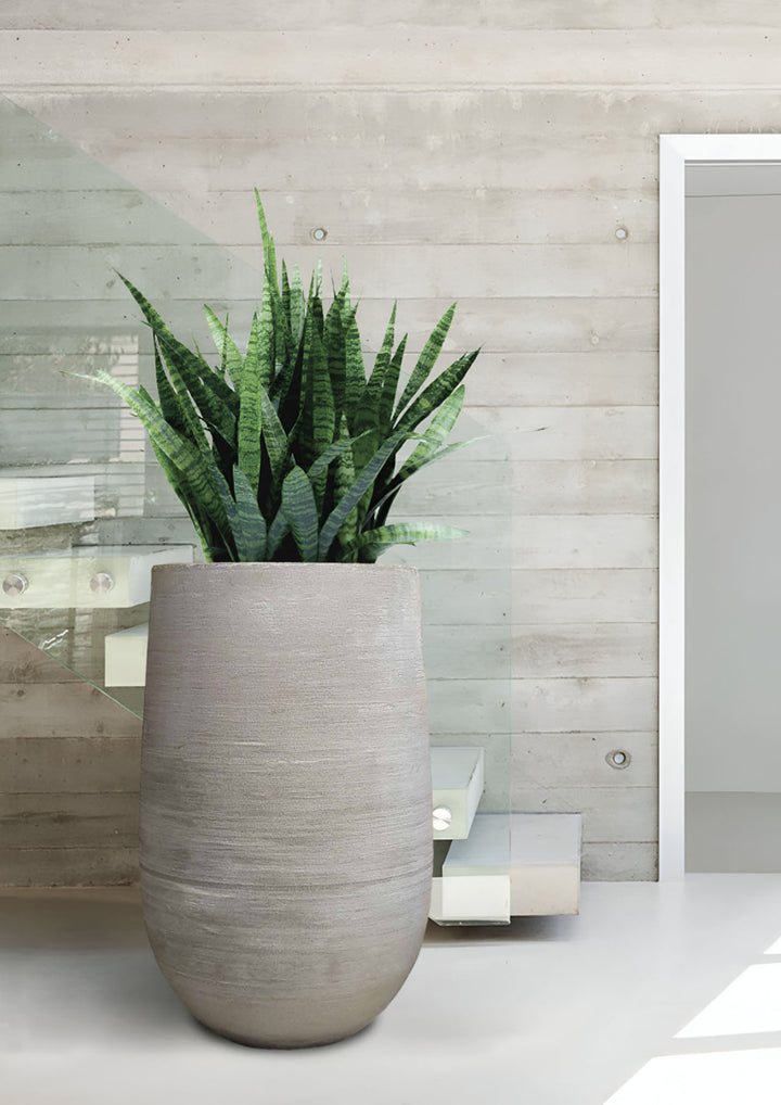 Vase cylindrique bas Pancho en béton léger fait main