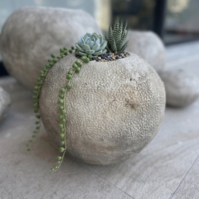 Vaso rotondo scultoreo Minami dal design organico