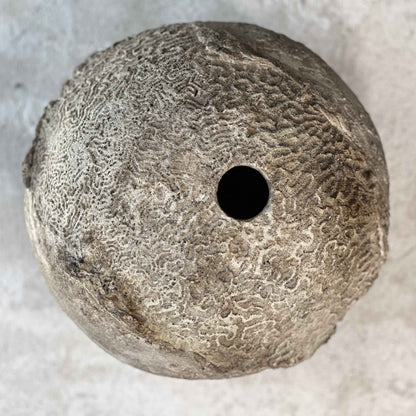 Vaso sferico design Wabi-sabi unico e materico